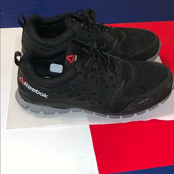 alloy toe tennis shoes